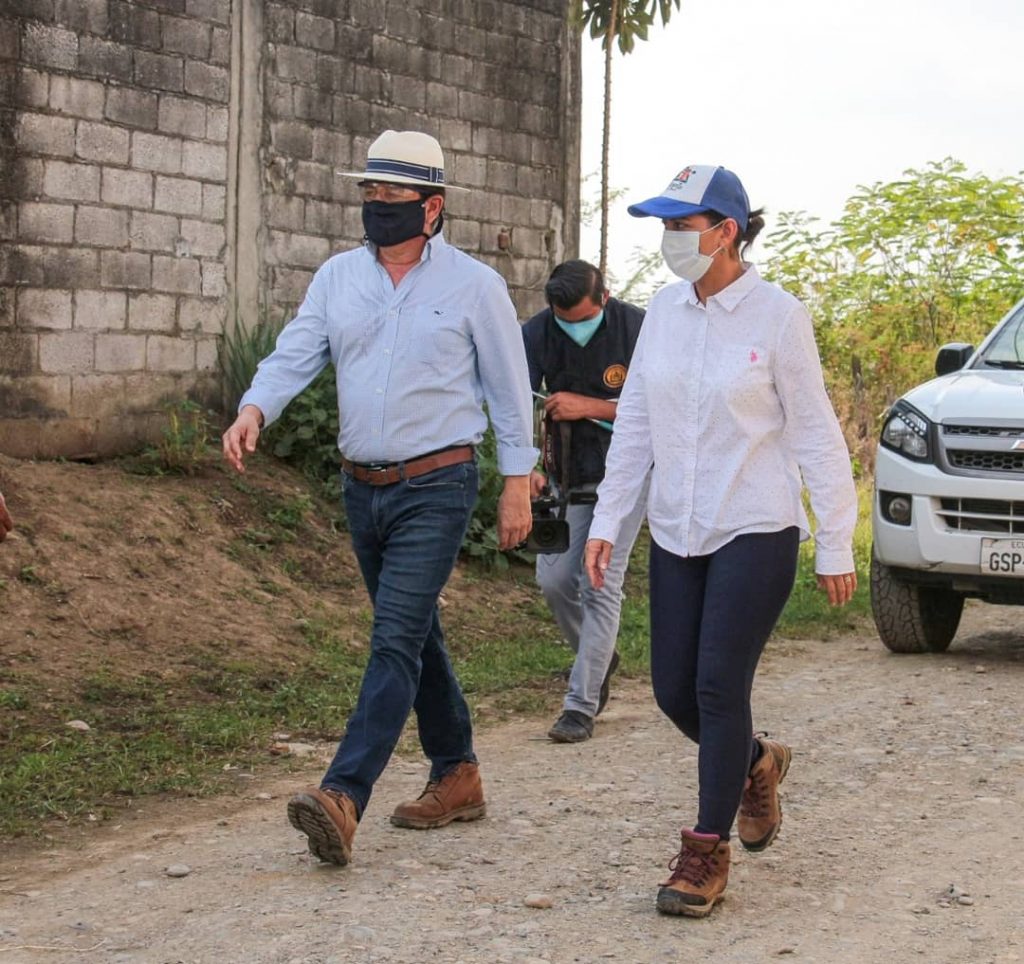 PREFECTURA DE LOS RÍOS ENTREGÓ RACIONES ALIMENTICIAS EN URDANETA