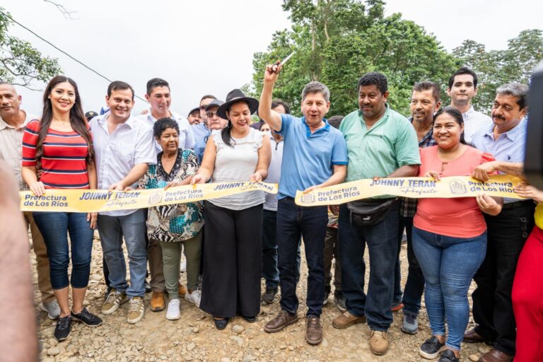 Prefectura de Los Ríos inaugura puente Bailey en Santa Martha