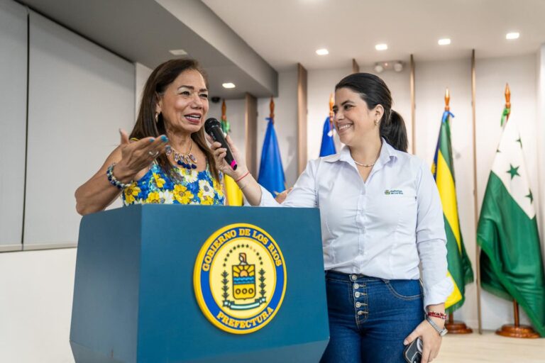 Viernes Cultural de la Prefectura de Los Ríos rinde homenaje a la literatura con Aminta Buenaño