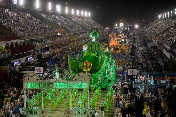 El carnaval de Rio, contra viento y mareas