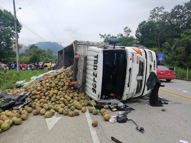 Accidentes dejaron dos muertos y diez heridos en tres provincias de Ecuador