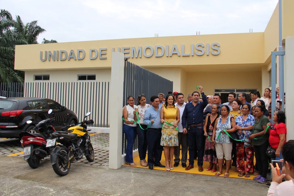 Valencia: Prefecto saliente de Los Ríos entregó local para clínica de diálisis