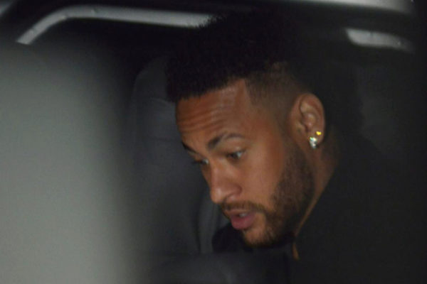 Los patrocinadores de Neymar suspenden sus campañas publicitarias tras la acusación de violación