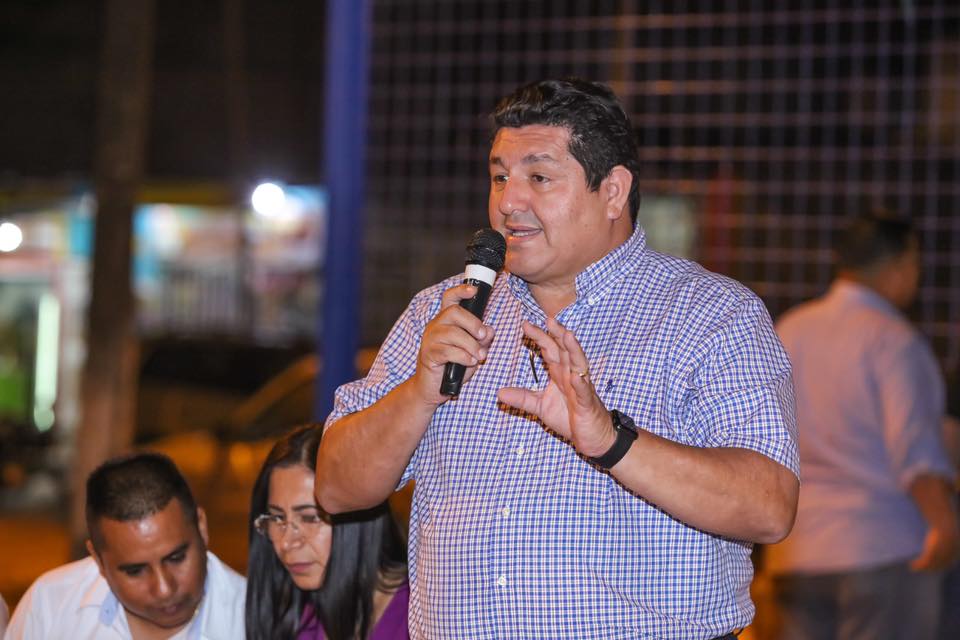 Alcalde de Babahoyo Carlos Germán mantuvo un conversatorio con los moradores de la cooperativa Nueva Esperanza