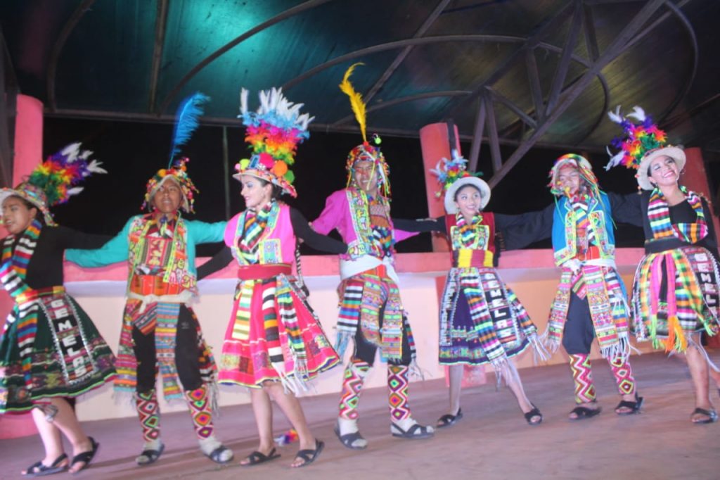 Festival Internacional de Danza Folclórica llegó a las parroquias rurales La Esperanza y San Carlos