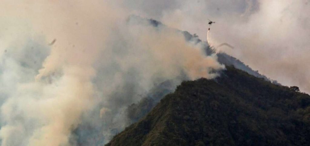 Sigue combate contra incendio en Reserva Geobotánica Pululahua