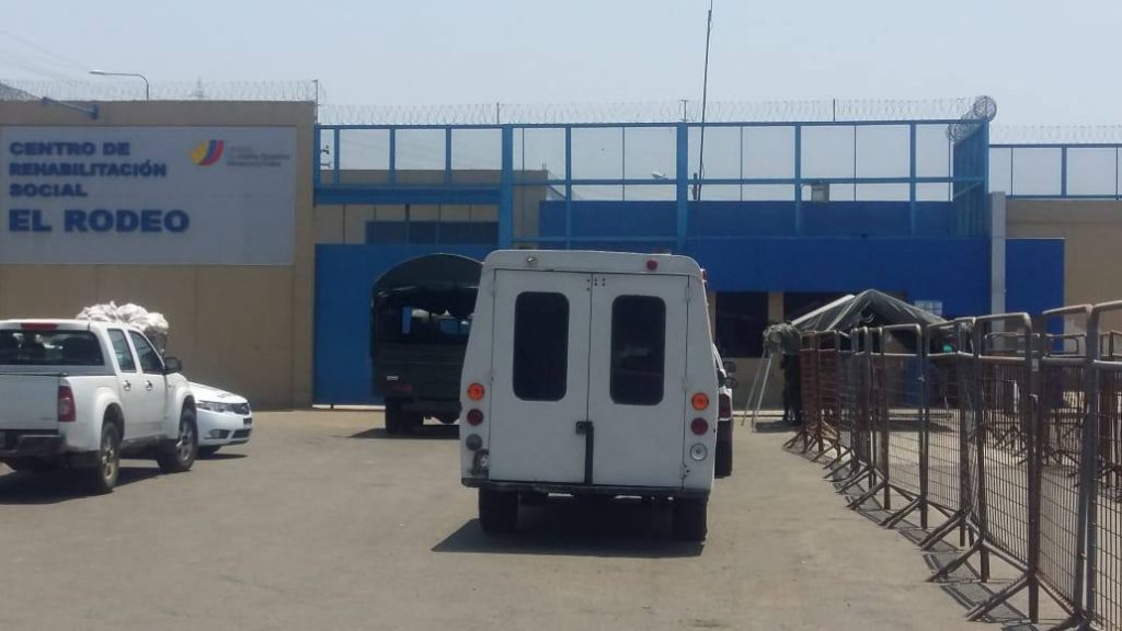Nuevo disturbio en cárcel El Rodeo deja un muerto y un herido