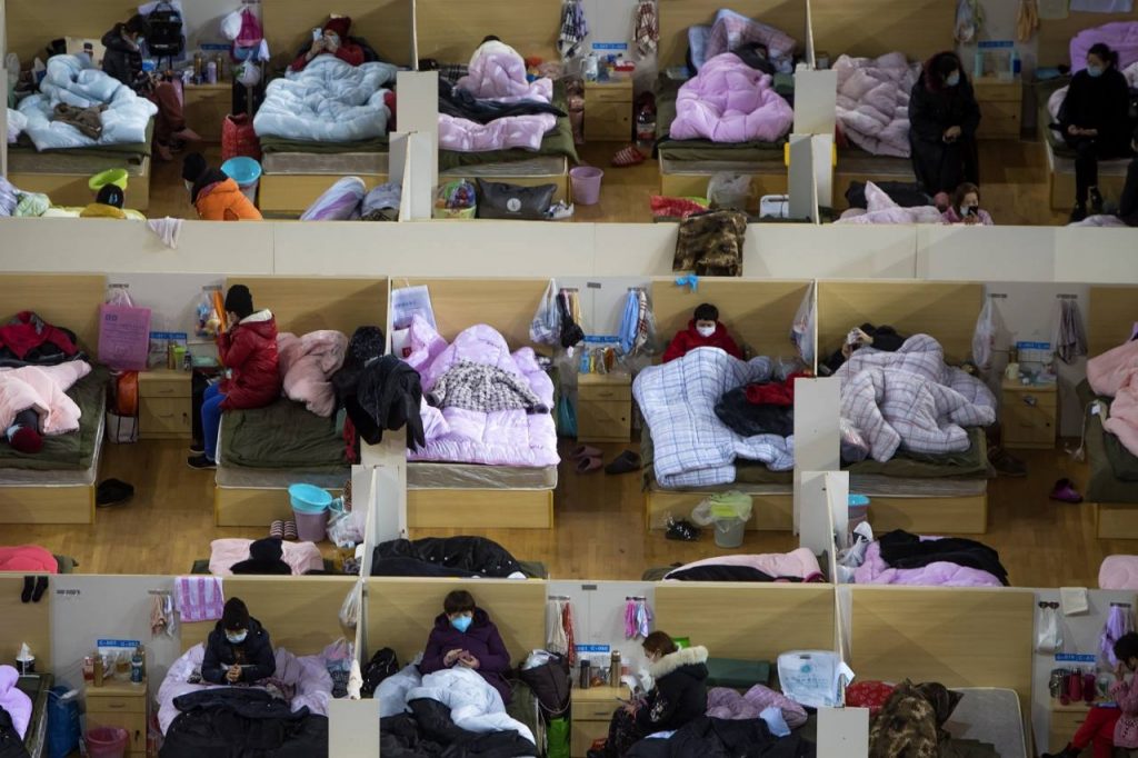 Coronavirus deja 1900 fallecidos en China, OMS pide calma porque mayoría de infecciones son leves
