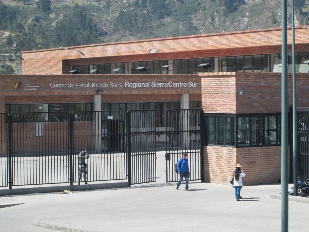 Cárcel de Turi tiene capacidad de 2716 pero ya tiene 2771 privados de libertad