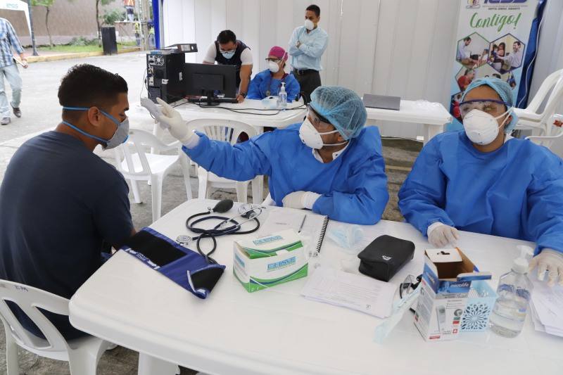 En Babahoyo, IESS edifica área para aislar casos de coronavirus