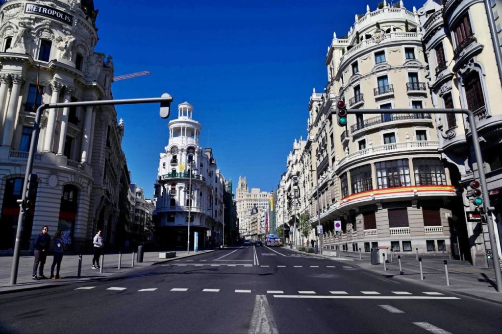 Los casos de COVID-19 aumentan en España, que registra 1500 nuevos y tiene más de 5700 en total