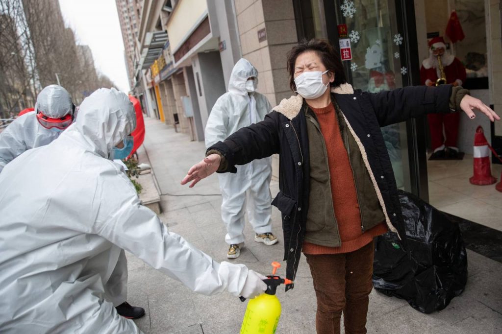 China eleva cifra de recuperados pese a expansión del coronavirus