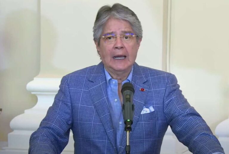 PRESIDENTE GUILLERMO LASSO FIRMÓ EL DECRETO DE GOBERNABILIDAD IESS